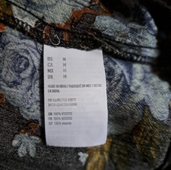 American eagle outfitters cold shoulder floral blouse size medium - Picture 7 of 7